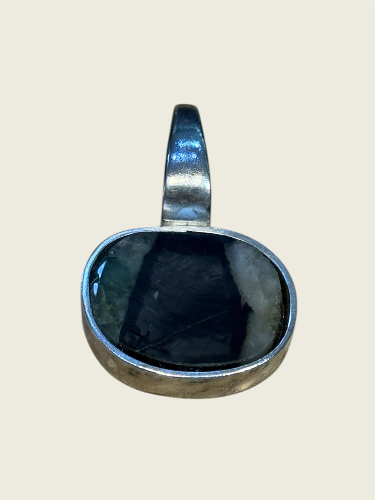 Dije en plata cabujón moneda