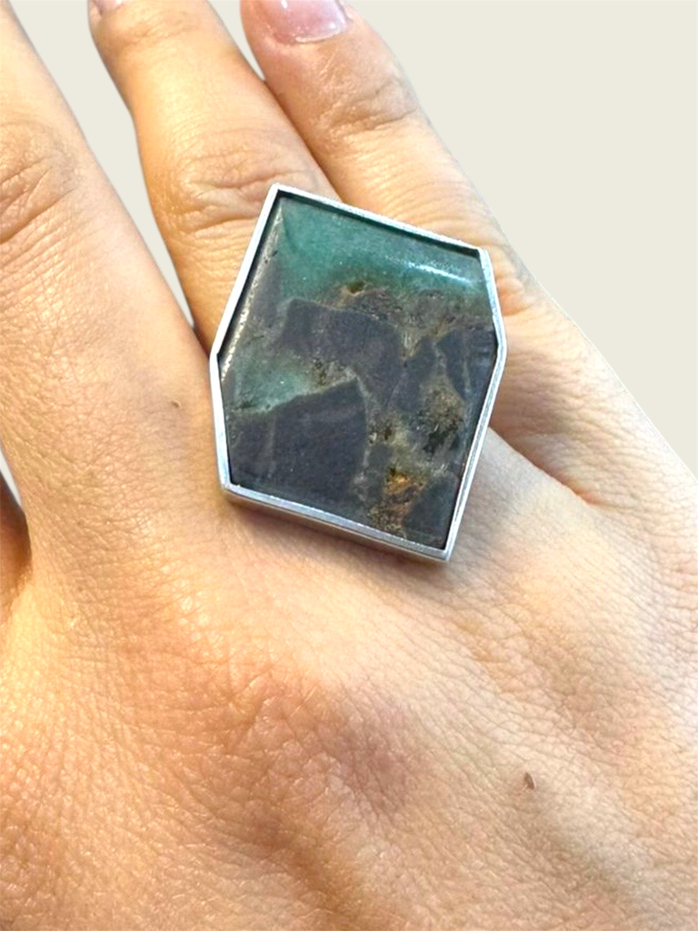 [A0172 AN] Anillo en plata con esmeralda cuadrada despuntada esquinas Talla