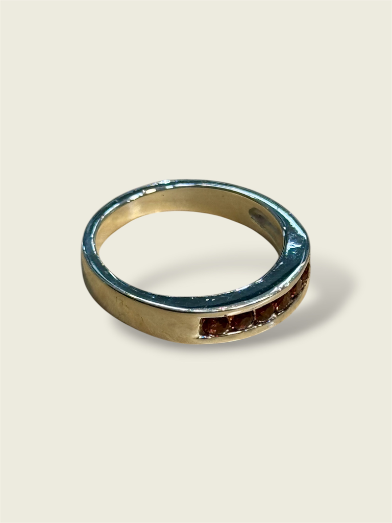 [A0179 AN] Argolla en plata con granates T.8