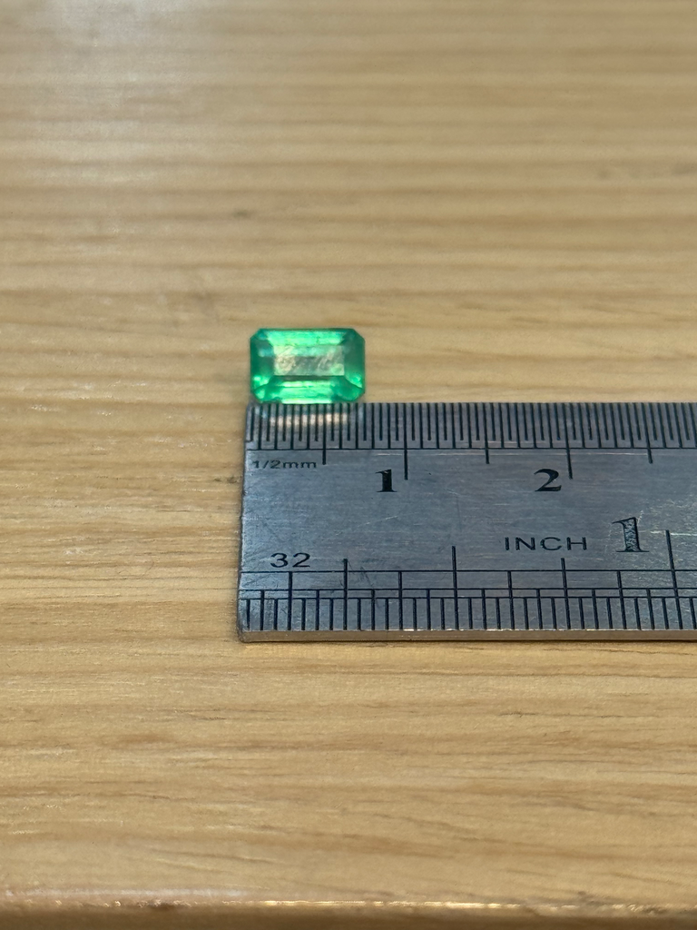 [A0025 ESM] Esmeralda rectangular de 1.15 Qt (7x5mm)
