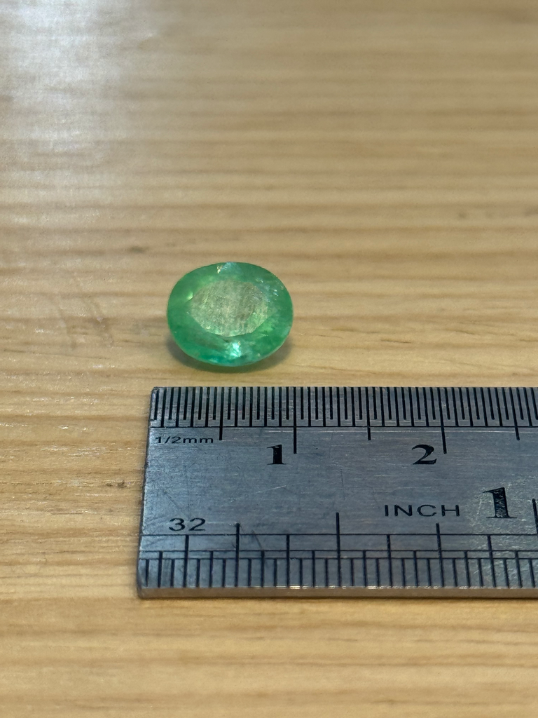 [A0030 ESM] Esmeralda Ovalo 2.33Qt (9x8mm)